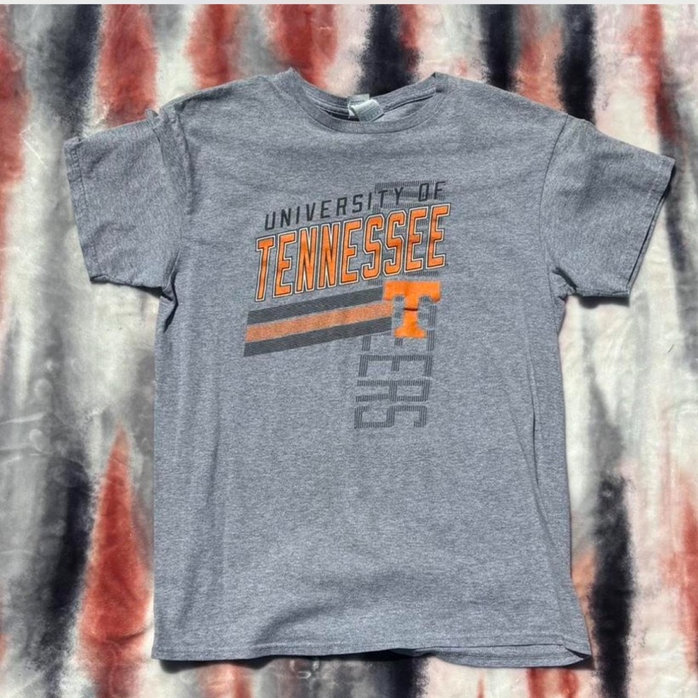 2000s University of Tennessee Grey tshirt size Medium